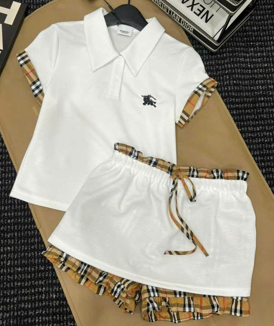 Set áo váy thun ngắn trắng Burberry 5