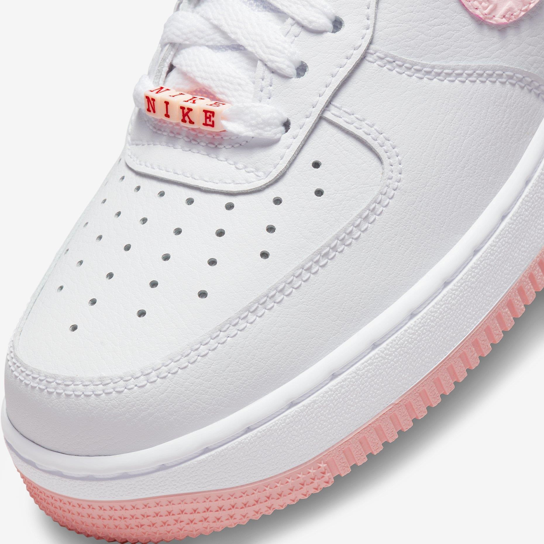 GIÀY THỂ THAO NỮ NIKE AIR FORCE 1 07 LOW VD VALENTINE´S DAY WHITE ATMOSPHERE UNIVERSITY RED SAIL DQ9320-100 7