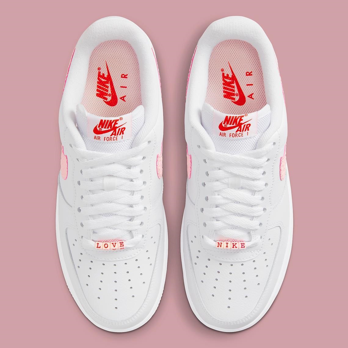 GIÀY THỂ THAO NỮ NIKE AIR FORCE 1 07 LOW VD VALENTINE´S DAY WHITE ATMOSPHERE UNIVERSITY RED SAIL DQ9320-100 19
