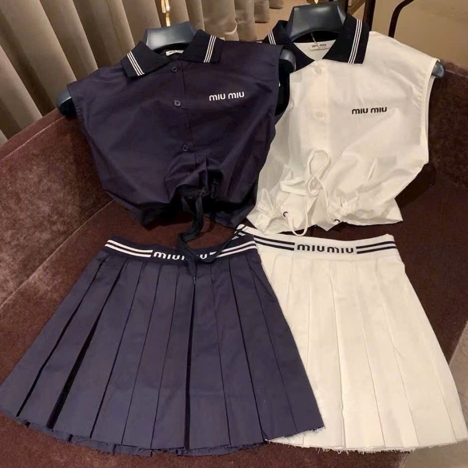 Set áo croptop váy ngắn xếp ly MiuMiu 5