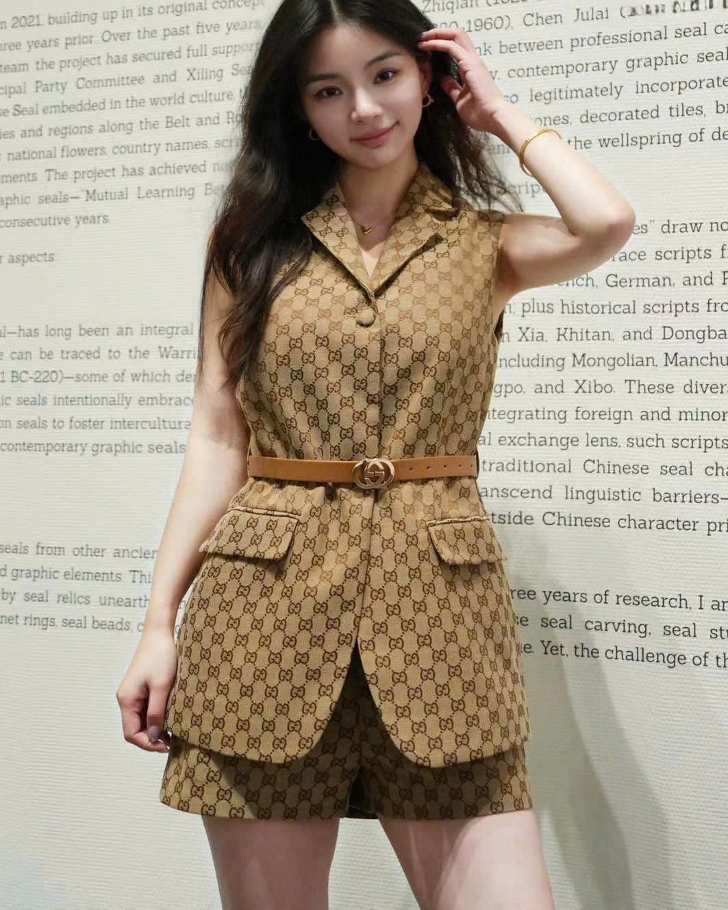 Áo gile Gucci sát nách kèm thắt lưng nâu 15