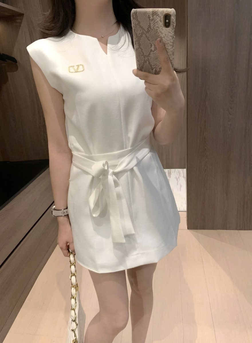 Áo đầm trắng nữ dáng ngắn kèm dây nơ Valentino 1