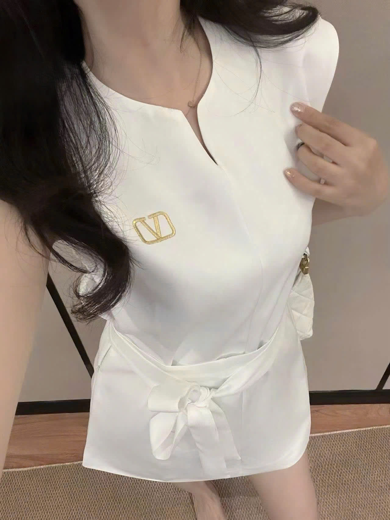Áo đầm trắng nữ dáng ngắn kèm dây nơ Valentino 5