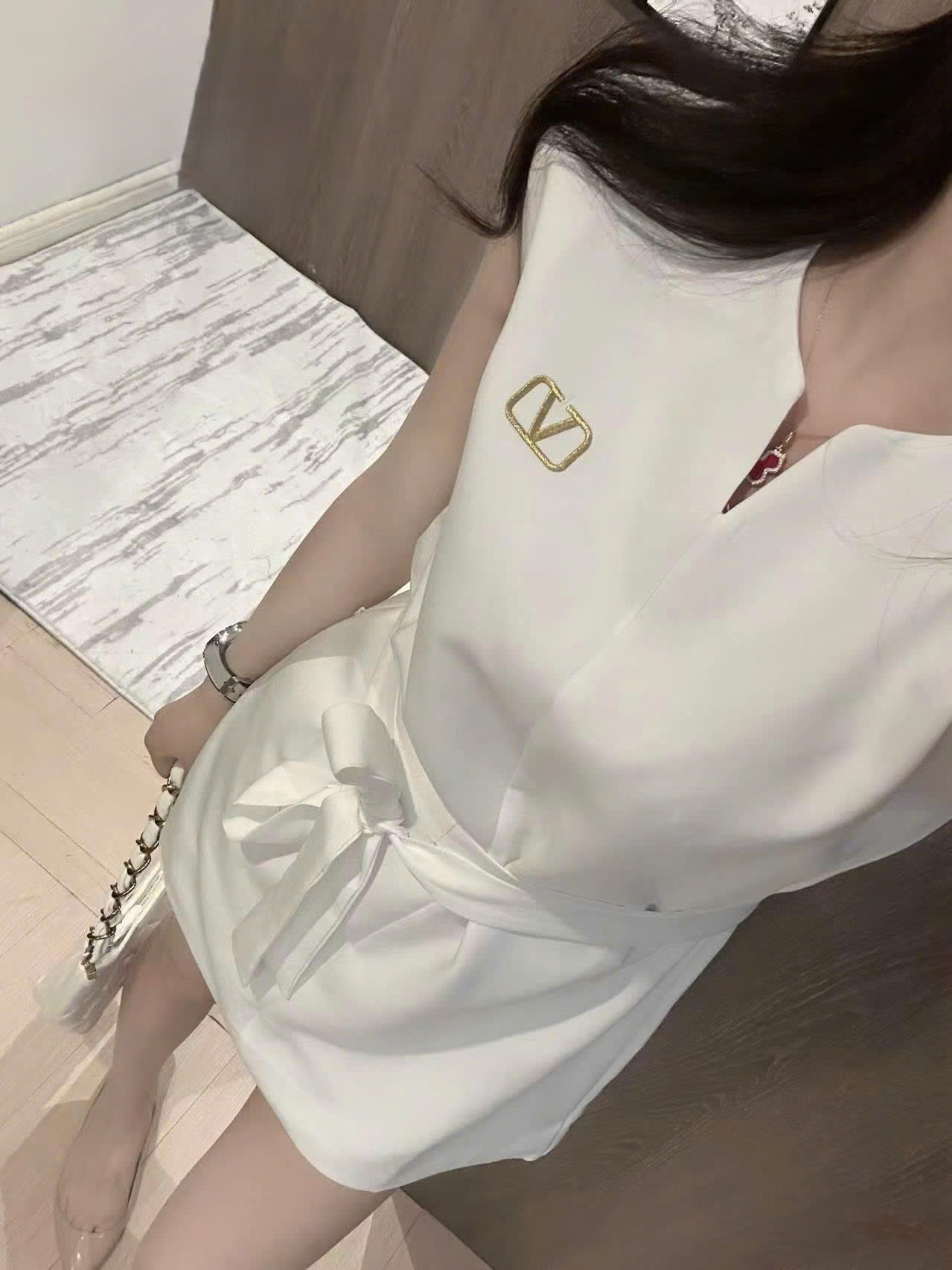 Áo đầm trắng nữ dáng ngắn kèm dây nơ Valentino 7