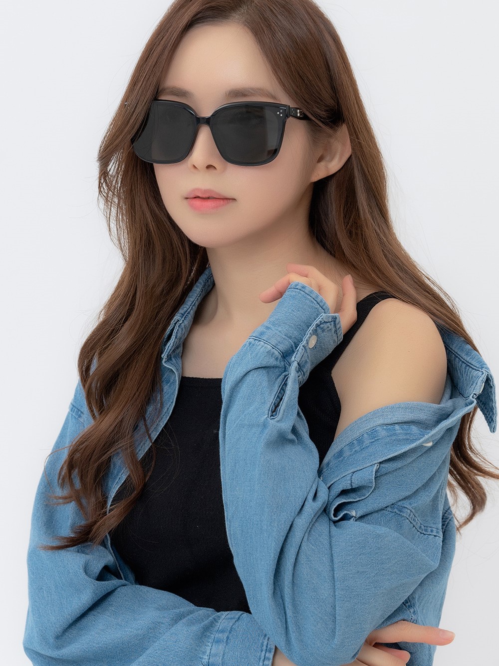 KÍNH MÁT GM GENTLE MONSTER DEAR 01 BLACK LENSES SQUARE SHAPE BLACK ACETATE FRAME 2