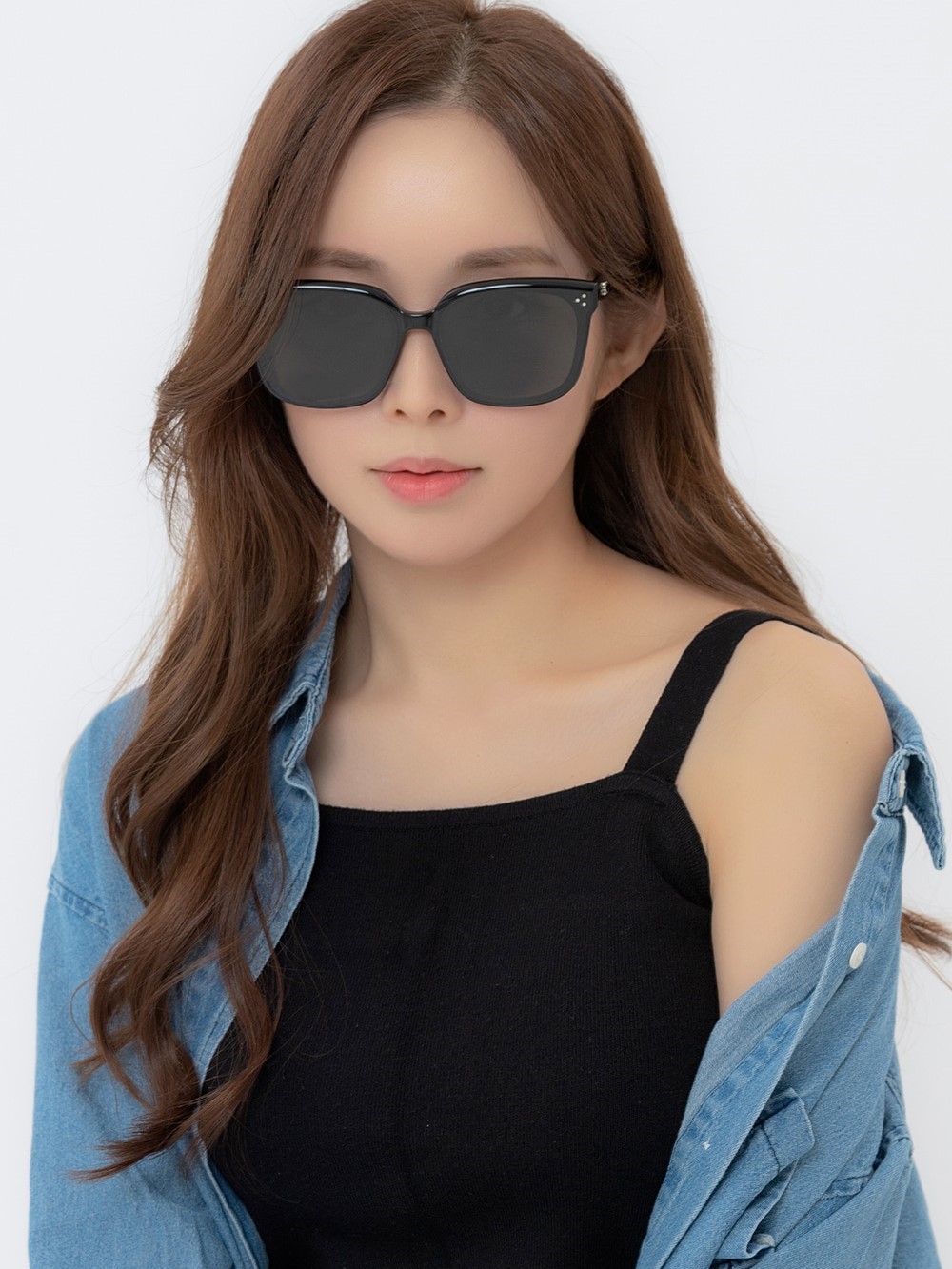 KÍNH MÁT GM GENTLE MONSTER DEAR 01 BLACK LENSES SQUARE SHAPE BLACK ACETATE FRAME 4