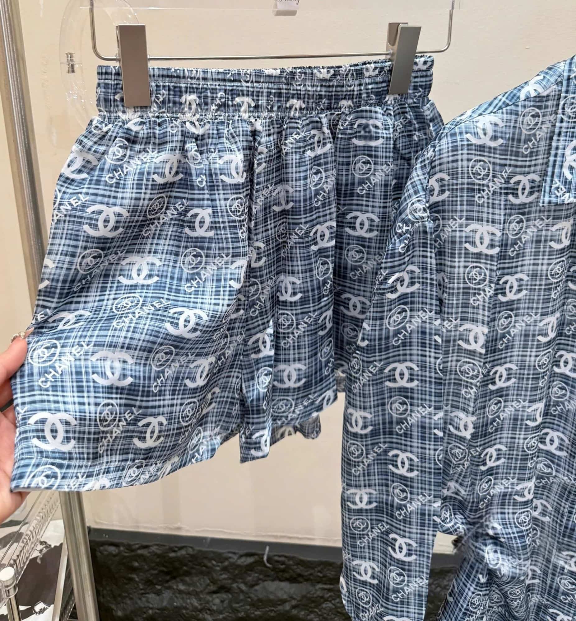 Set bộ nữ Chanel áo sơ mi quần ngắn xanh dương 1