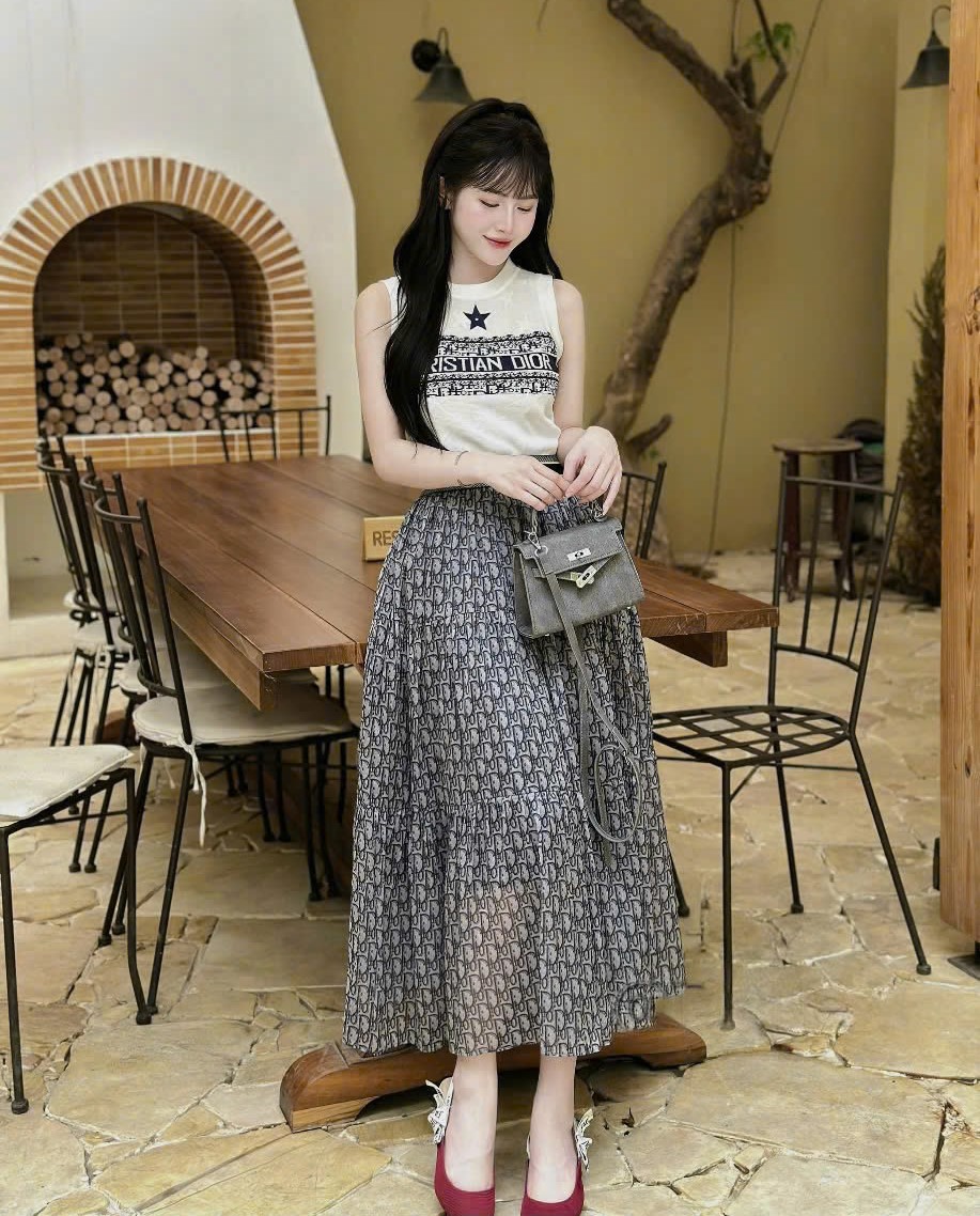 Set bộ áo dệt kim váy voan dài Dior 3