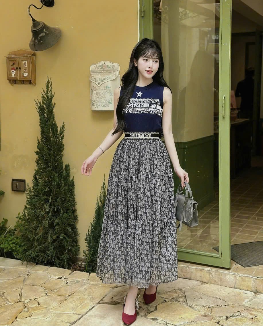 Set bộ áo dệt kim váy voan dài Dior 8