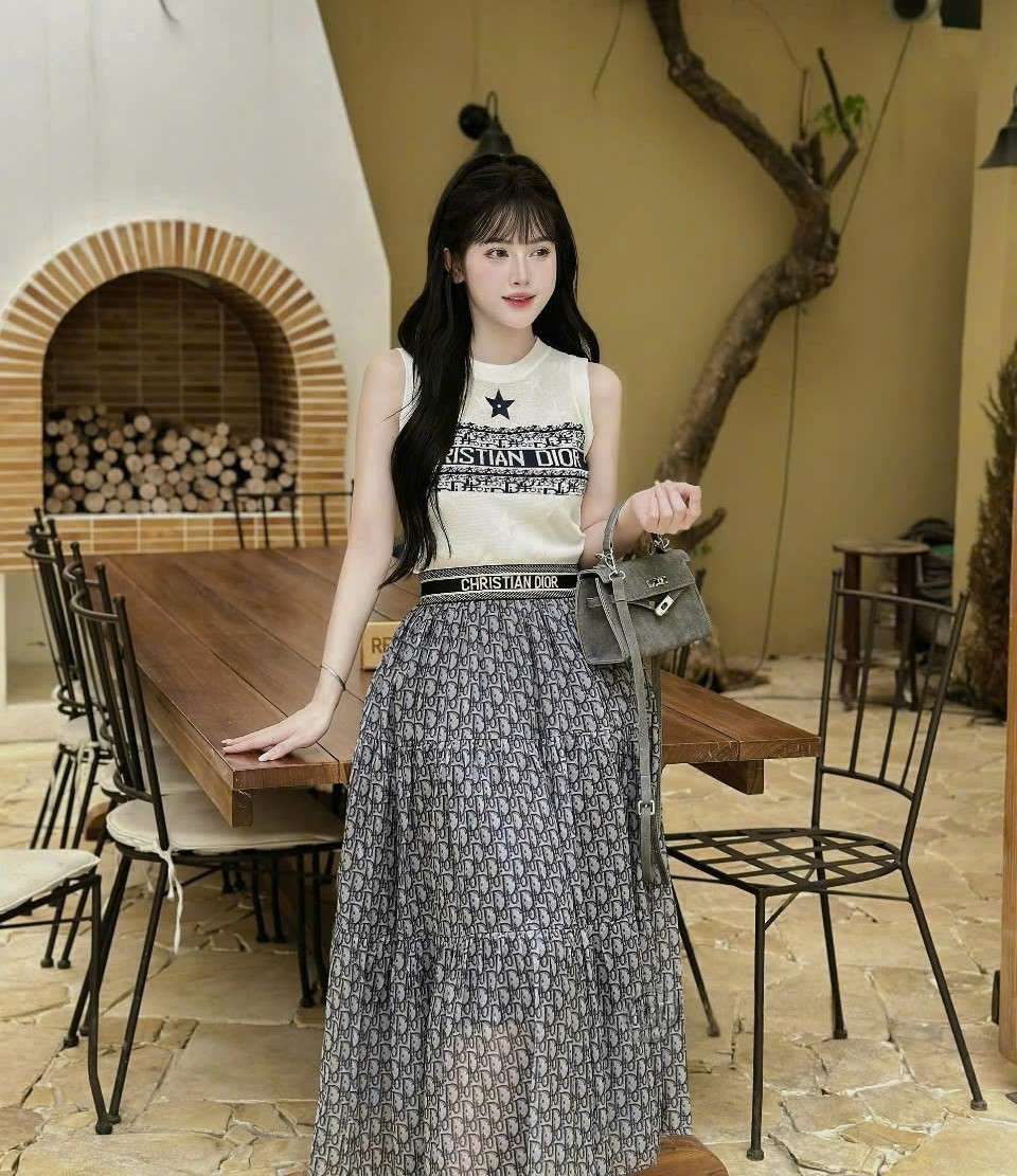 Set bộ áo dệt kim váy voan dài Dior 9