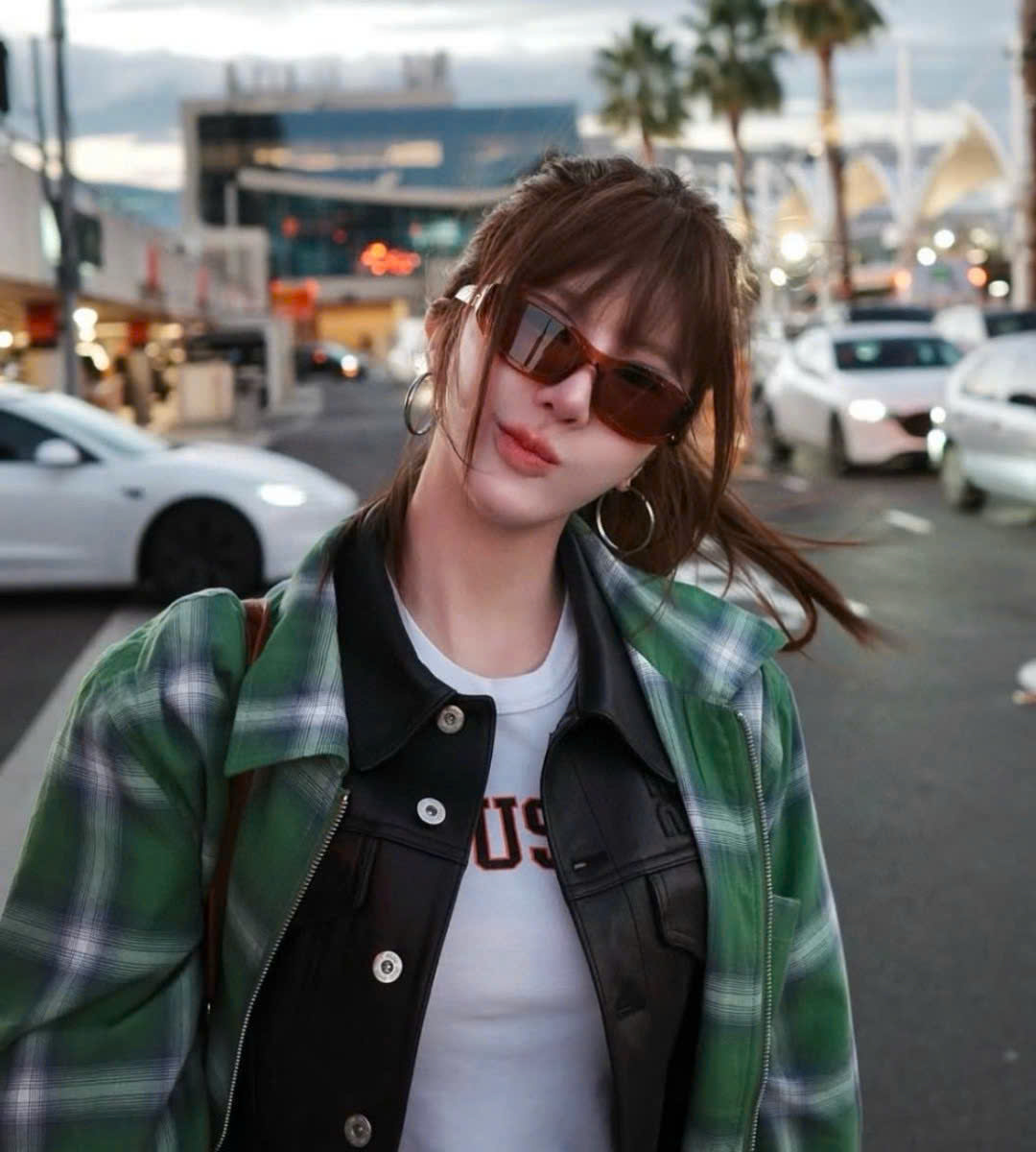 Mắt Kính Miu Miu Glimpse D-frame Acetate Sunglasses 14ZS 16