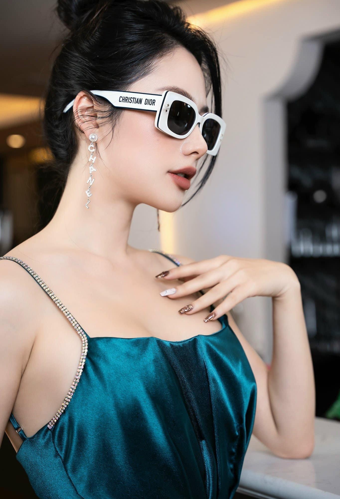 Kính Dior DiorPacific S1U White Rectangular Sunglasses 9