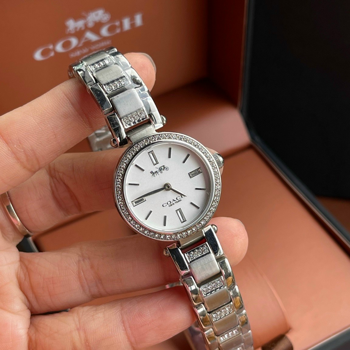 ĐỒNG HỒ NỮ DÂY KIM LOẠI COACH PARK QUARTZ WATCH WITH ANALOG DISPLAY AND STAINLESS STEEL STRAP 14503097 15