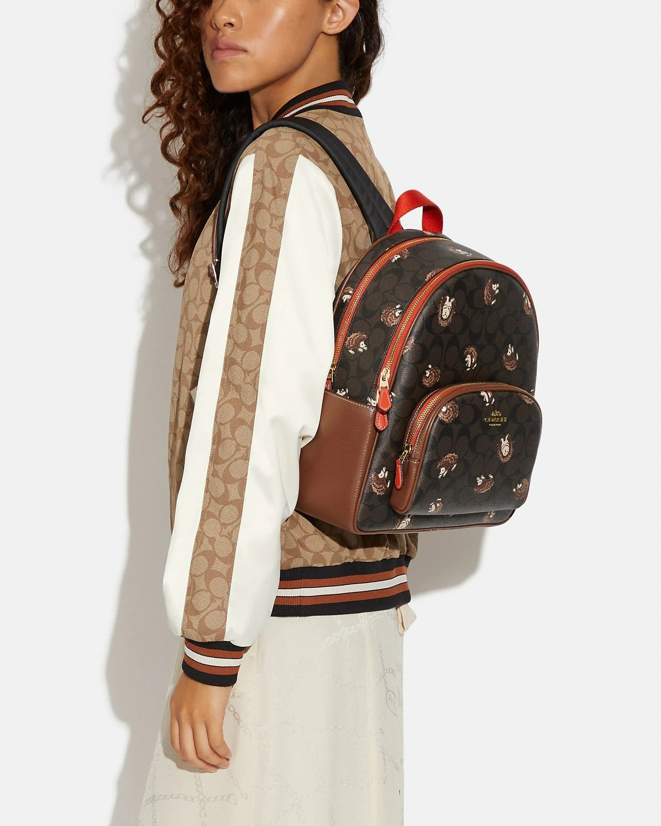 BALO NỮ COACH COURT BACKPACK IN SIGNATURE CANVAS WITH HEDGEHOG PRINT 3