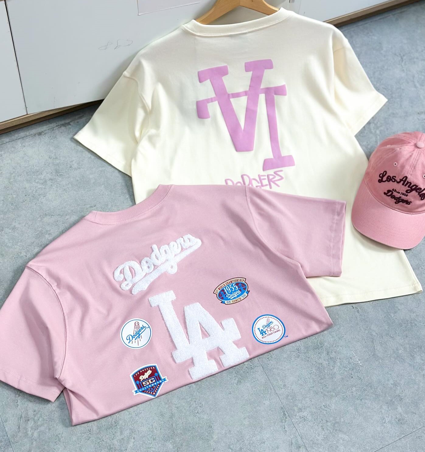 Áo Thun nữ New Era La Dodgers Mini Logo Pink T-Shirt 3