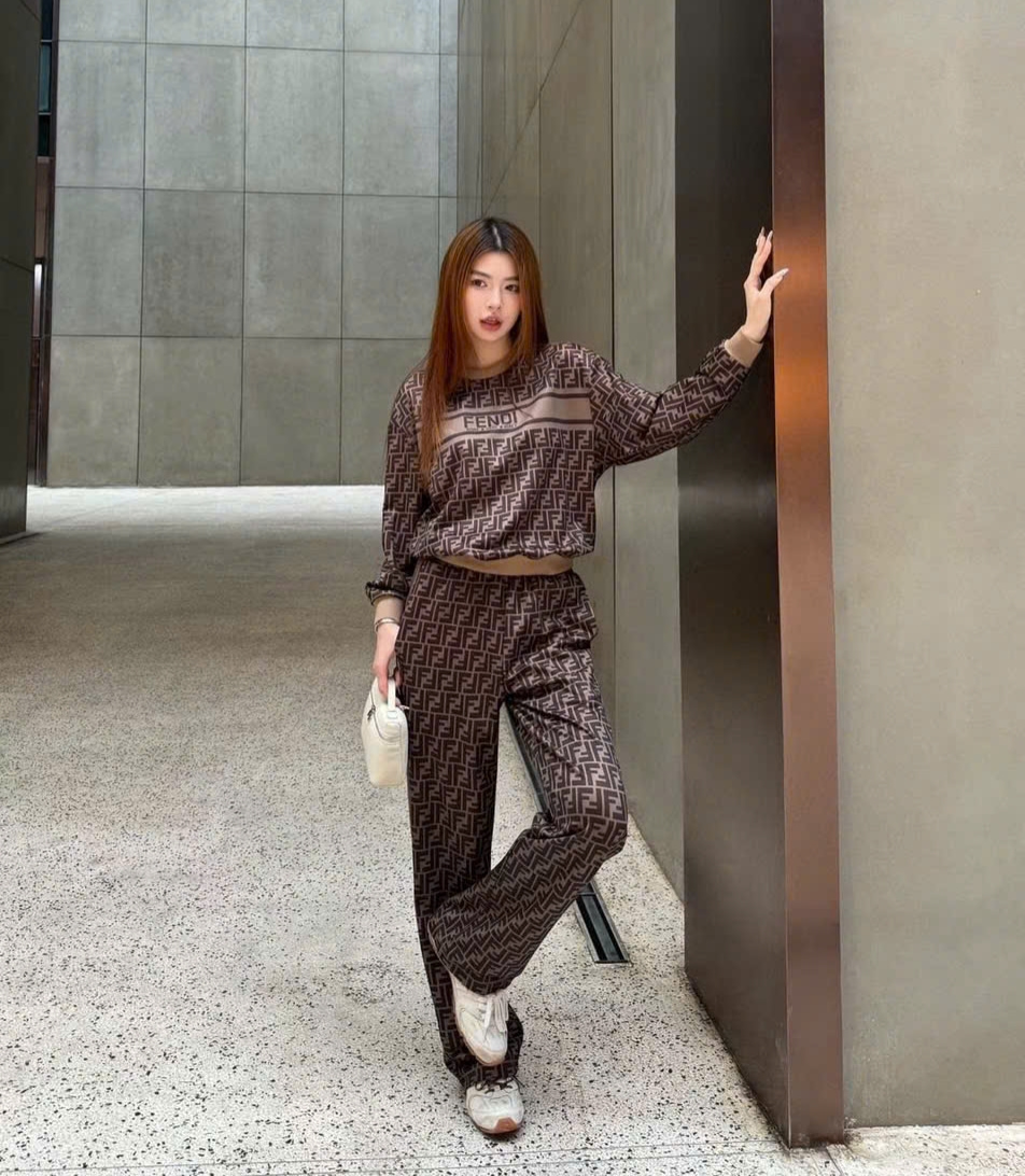 Set áo quần dài họa tiết hãng Fendi nâu 3