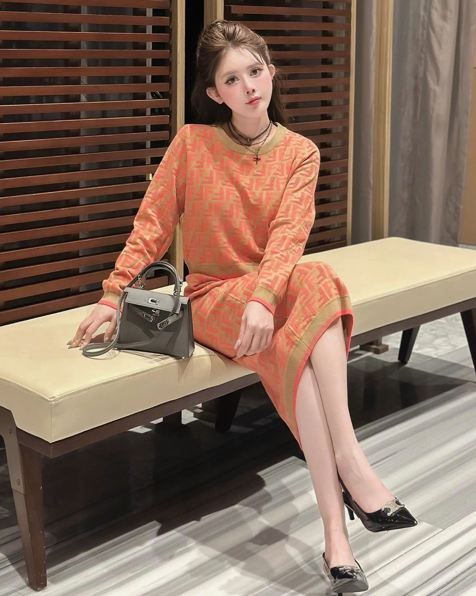 Set áo váy họa tiết hãng Fendi 5