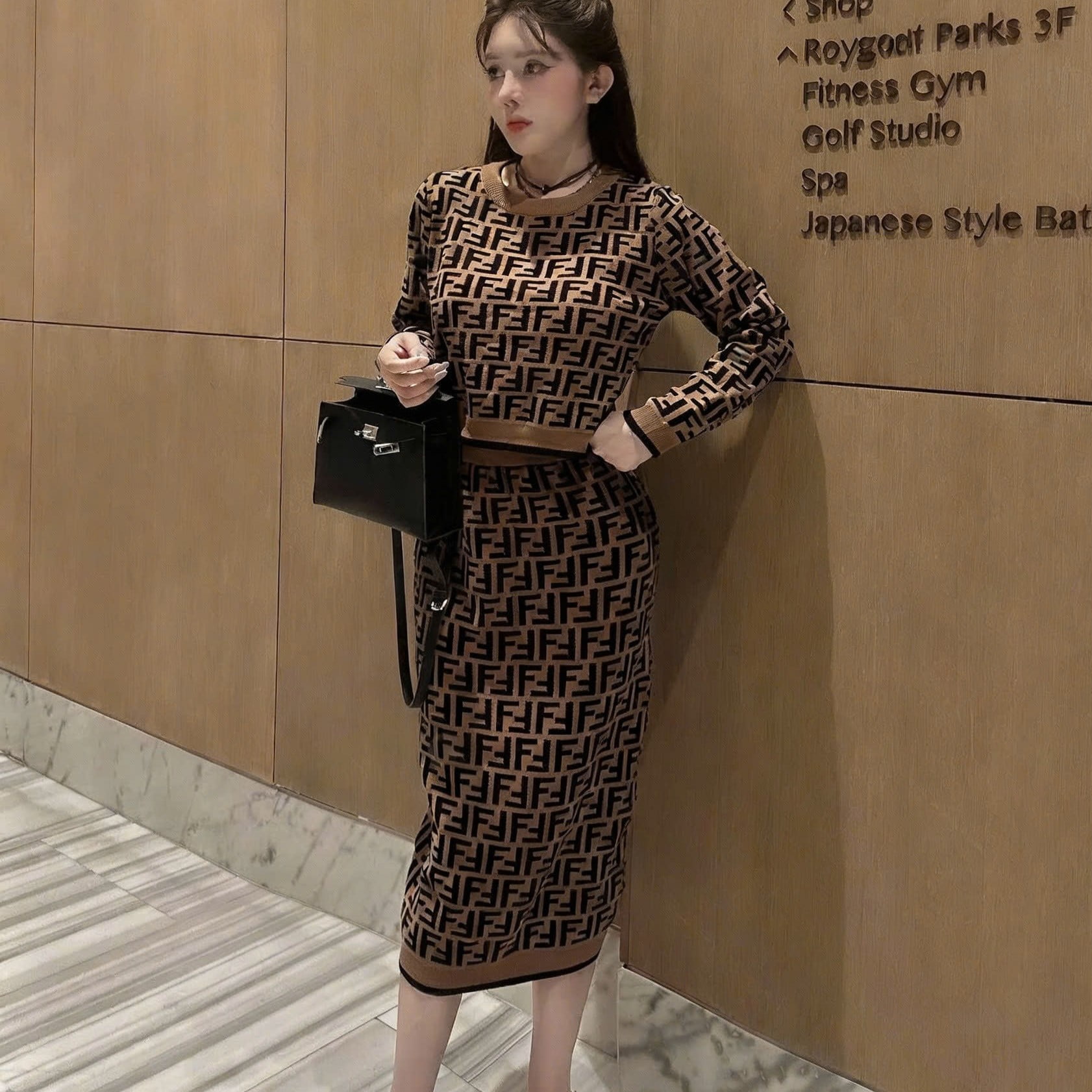 Set áo váy họa tiết hãng Fendi 7