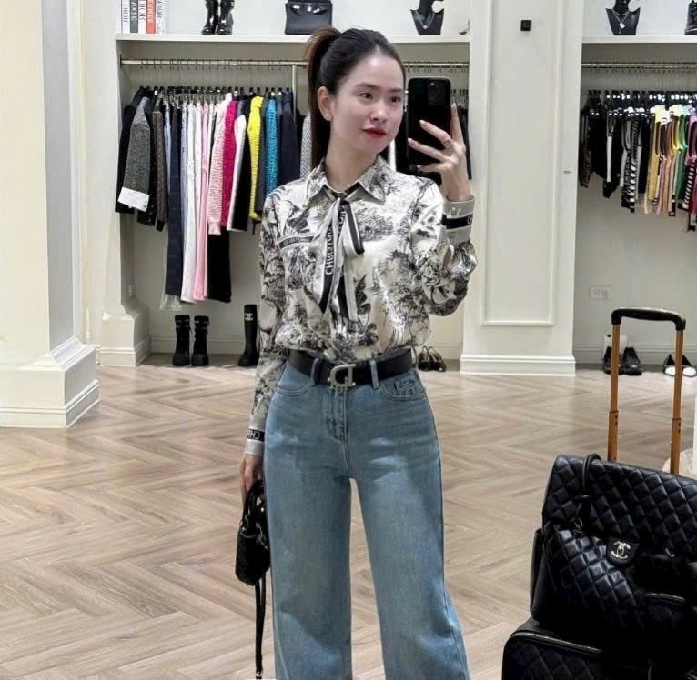 Áo sơ mi lụa nữ kèm dây nơ Dior 6