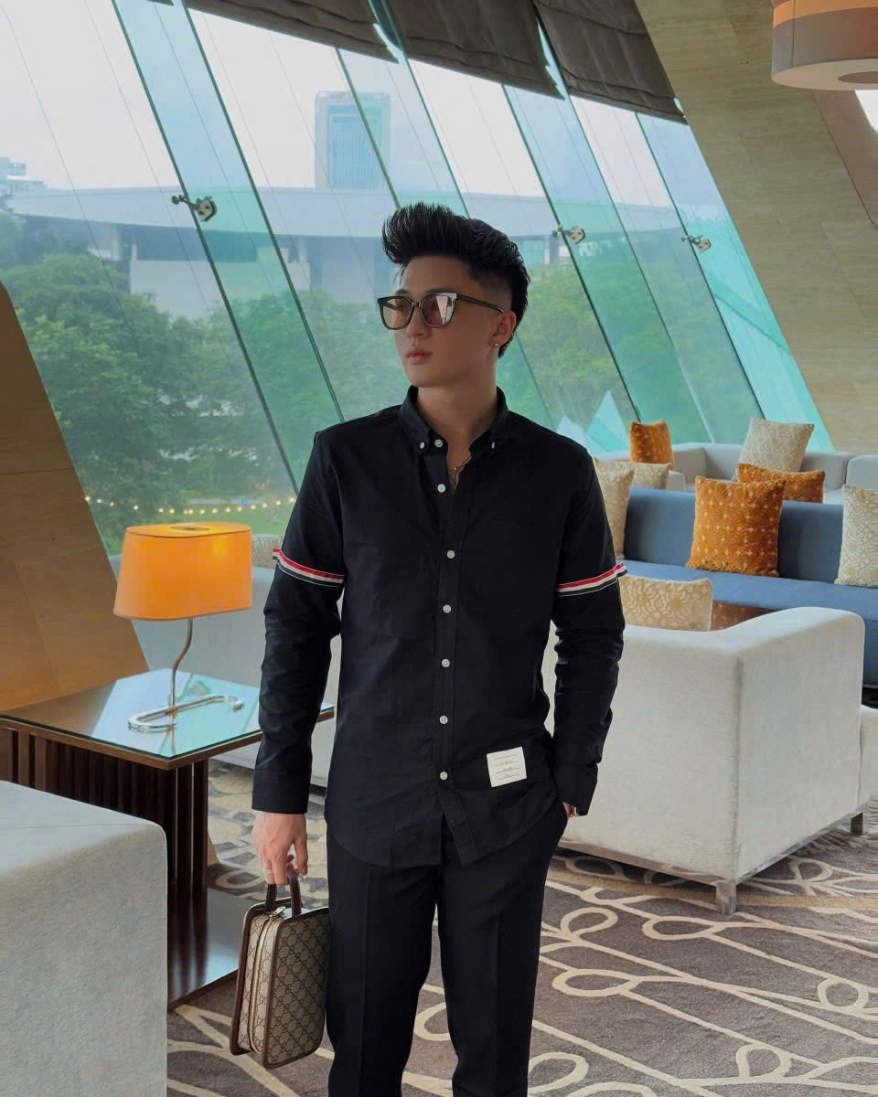 Áo sơ mi Thom Browne Three-stripe Shirt Black 3