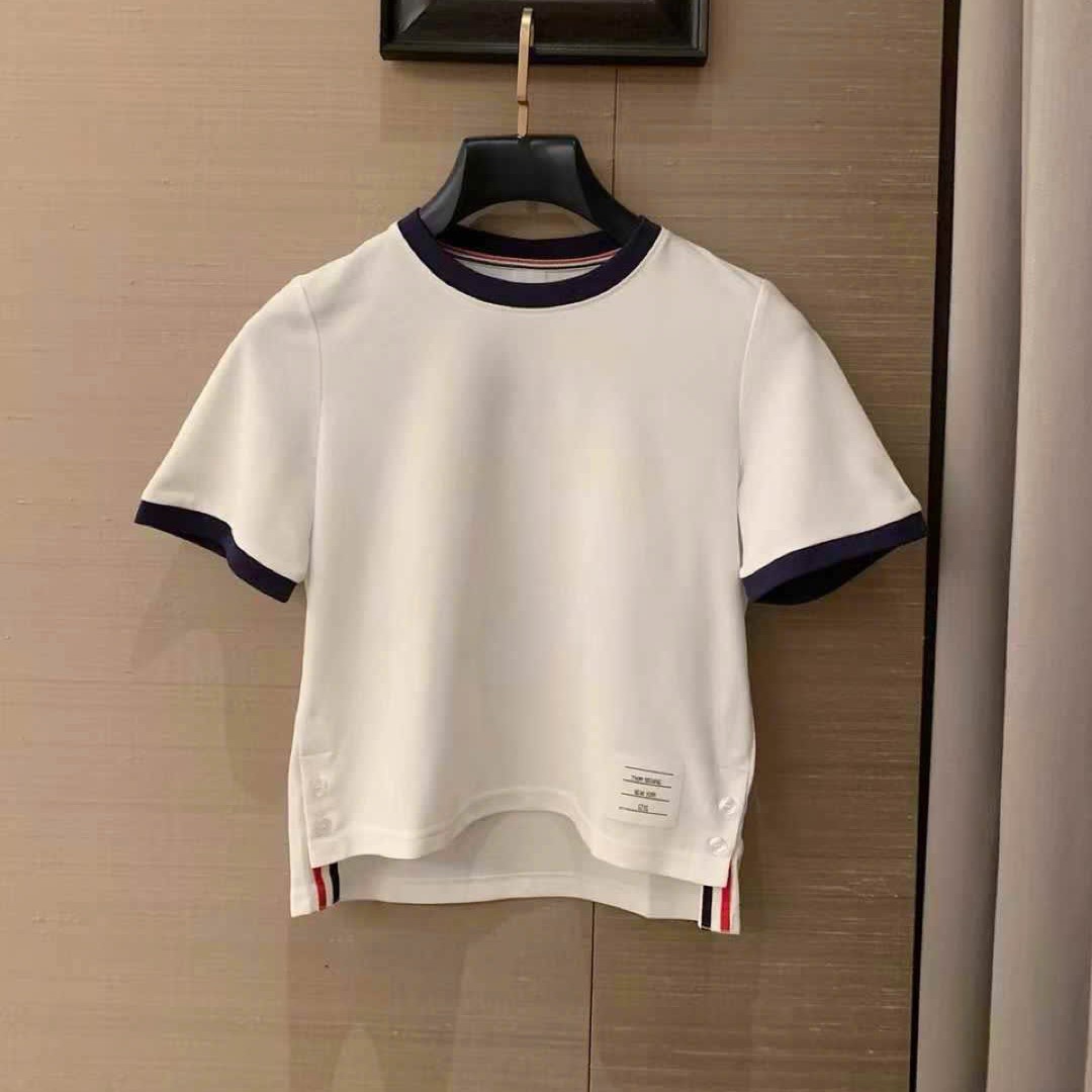 Set bộ áo thun váy xếp ly Thom Browne 3