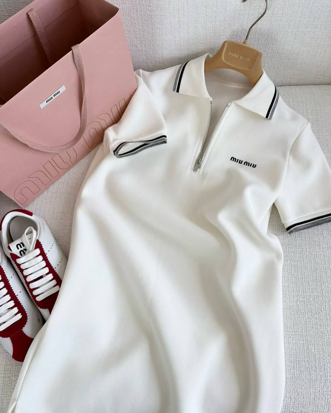 Đầm thun trắng suông Miu miu 2
