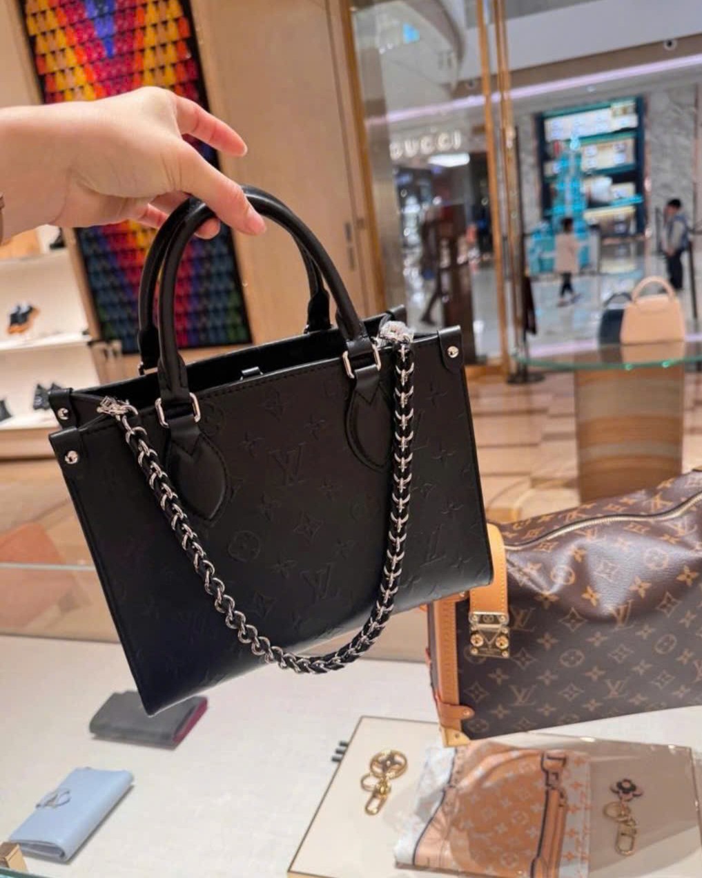 Túi Louis Vuitton OnTheGo PM Black M14576 8