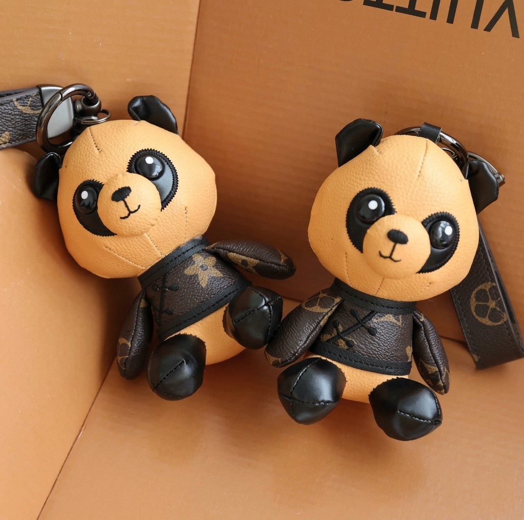 Móc khóa charm gấu LV 4