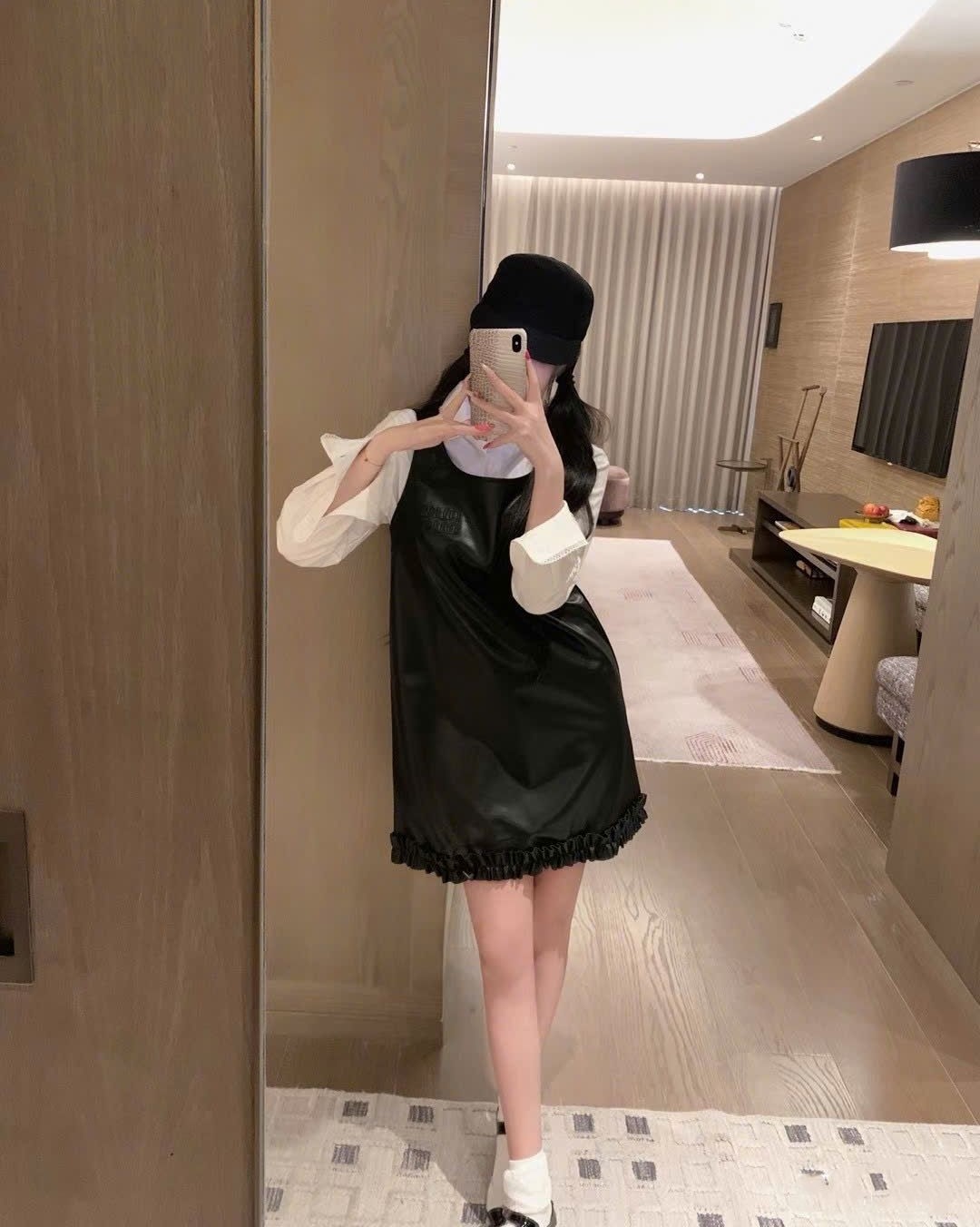 Đầm đen lụa sát nách nữ Miu Miu 4