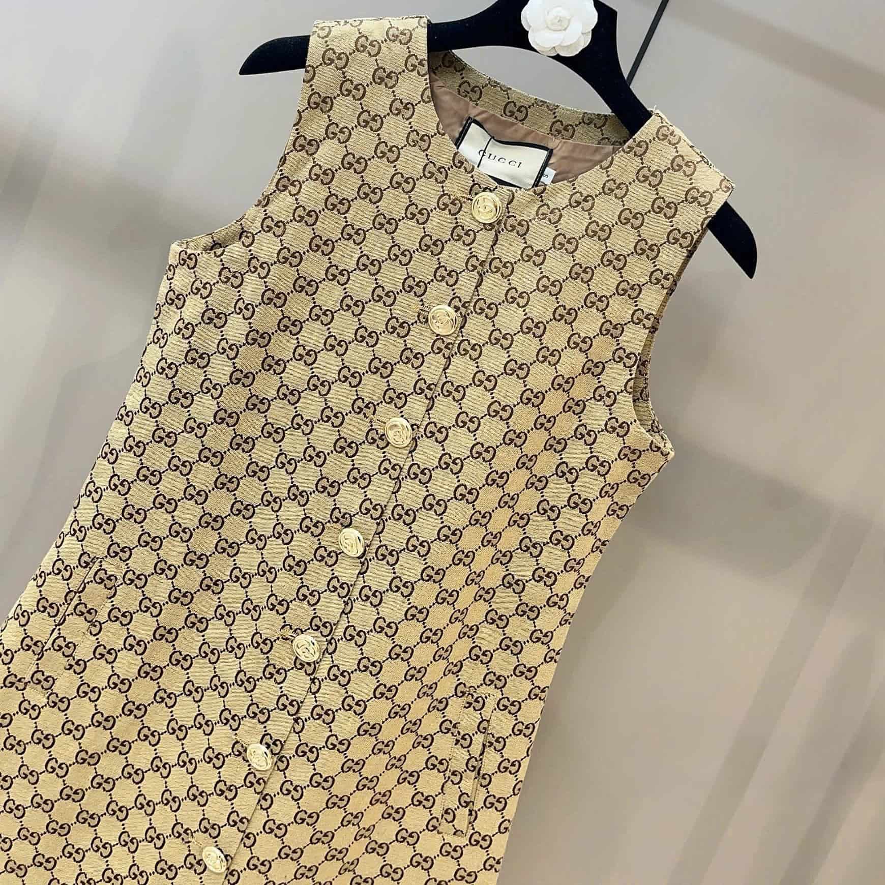 Áo đầm sát nách nữ Gucci phối cúc 9