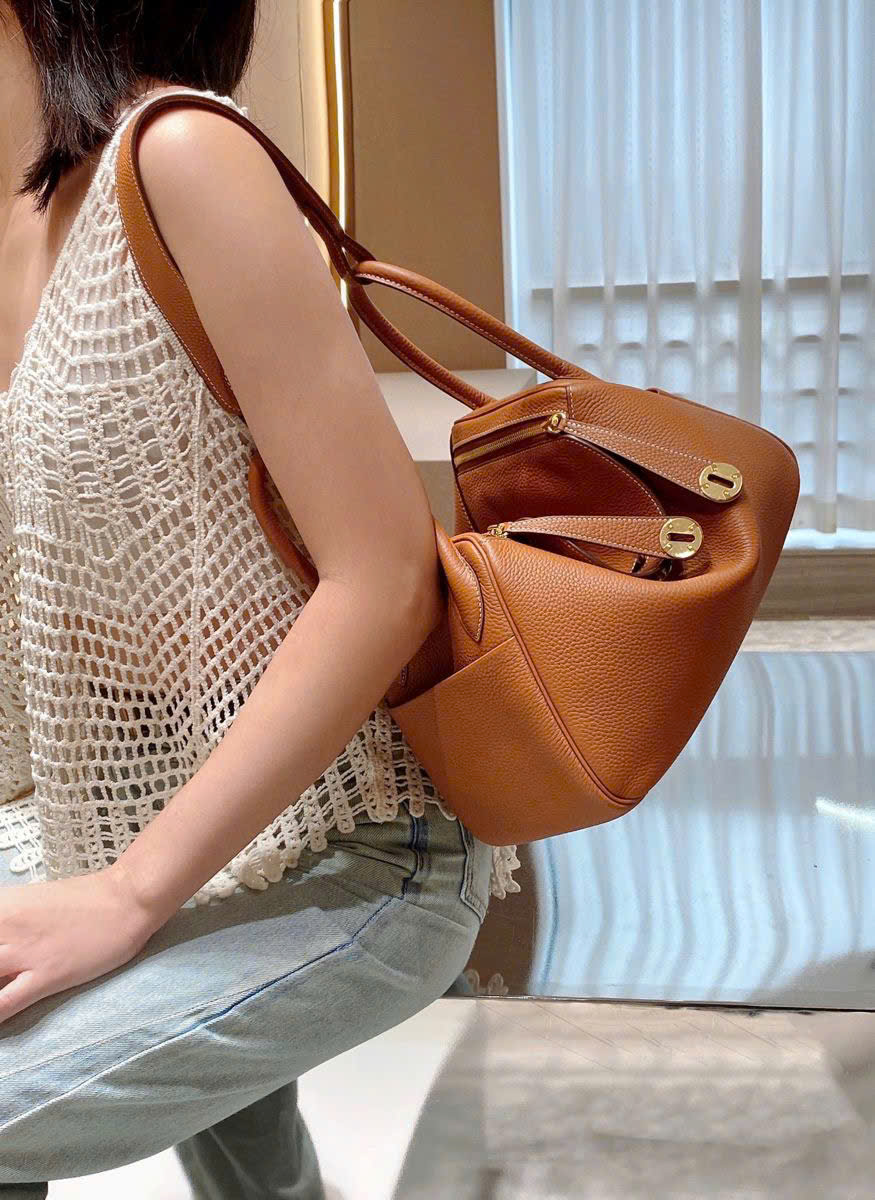 Túi Hermes Lindy Bag 26 Clémence Calfskin Bag Natural Sable 4