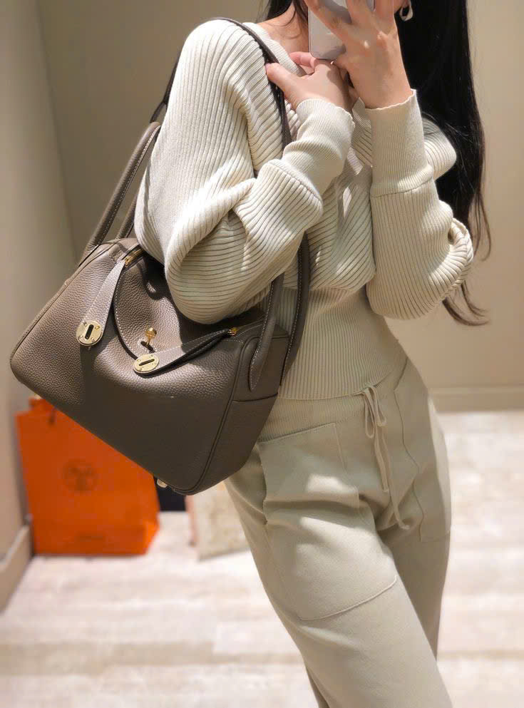 Túi Hermes Lindy Bag 26 Clémence Calfskin Bag Natural Sable 5