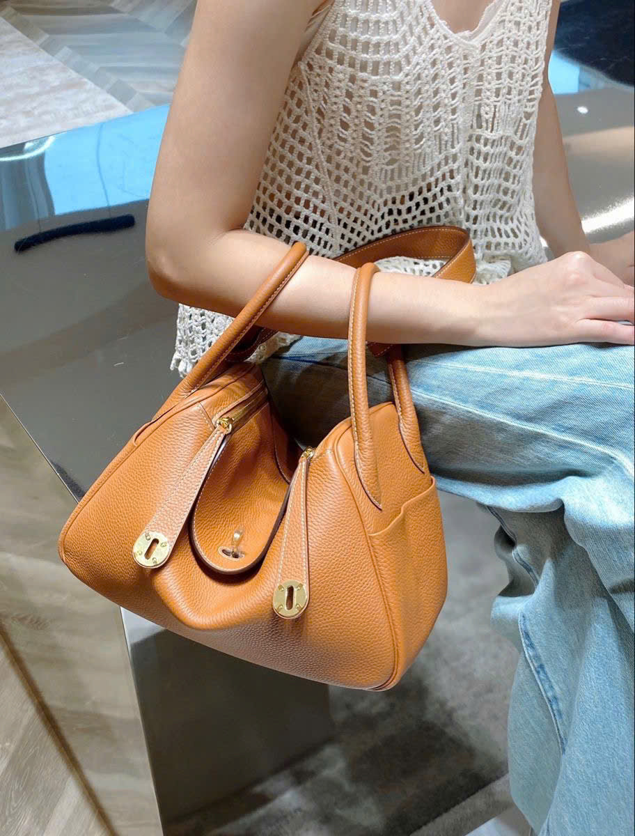 Túi Hermes Lindy Bag 26 Clémence Calfskin Bag Natural Sable 15