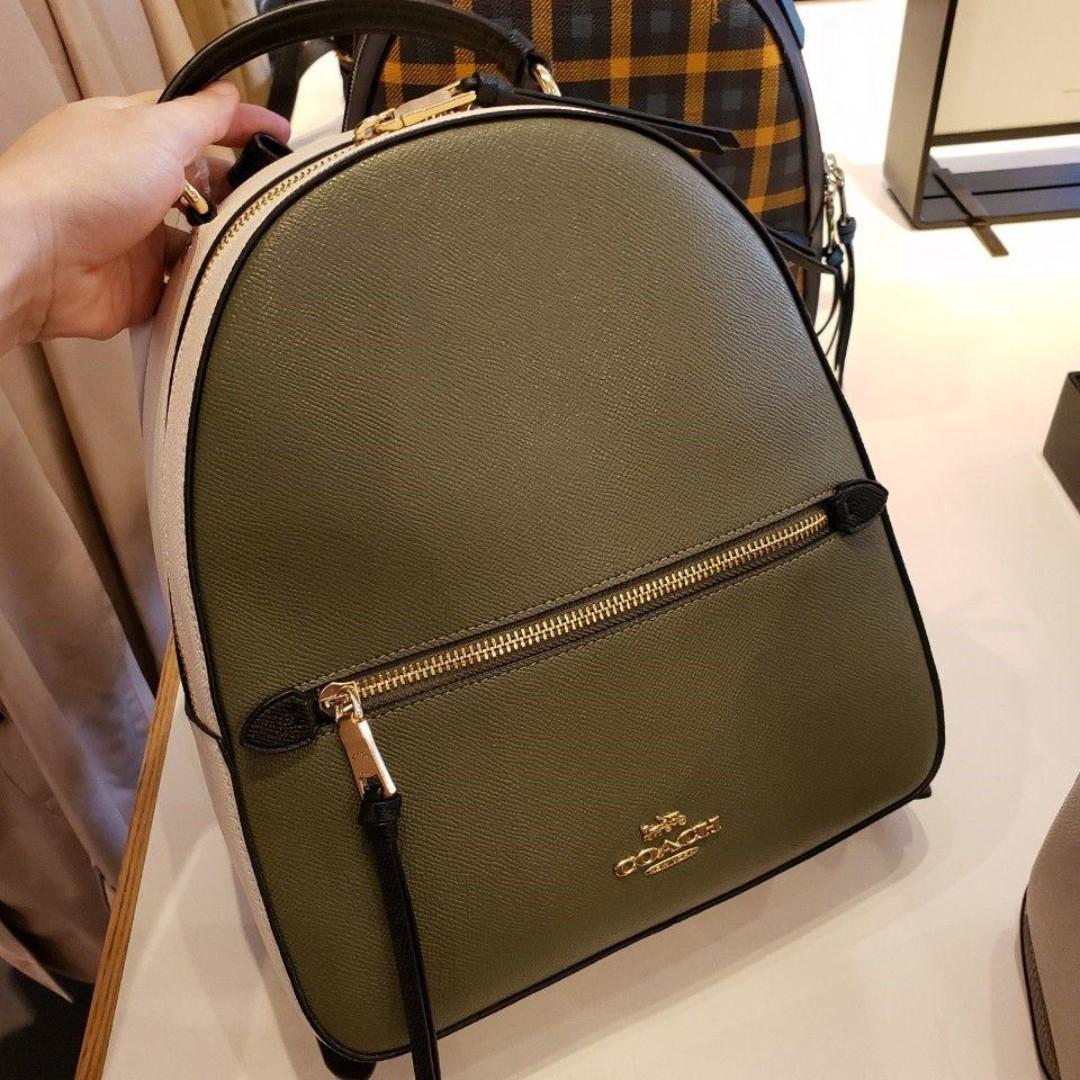 BALO NỮ COACH JORDYN IN COLORBLOCK MILITARY GREEN LEATHER BACKPACK 1