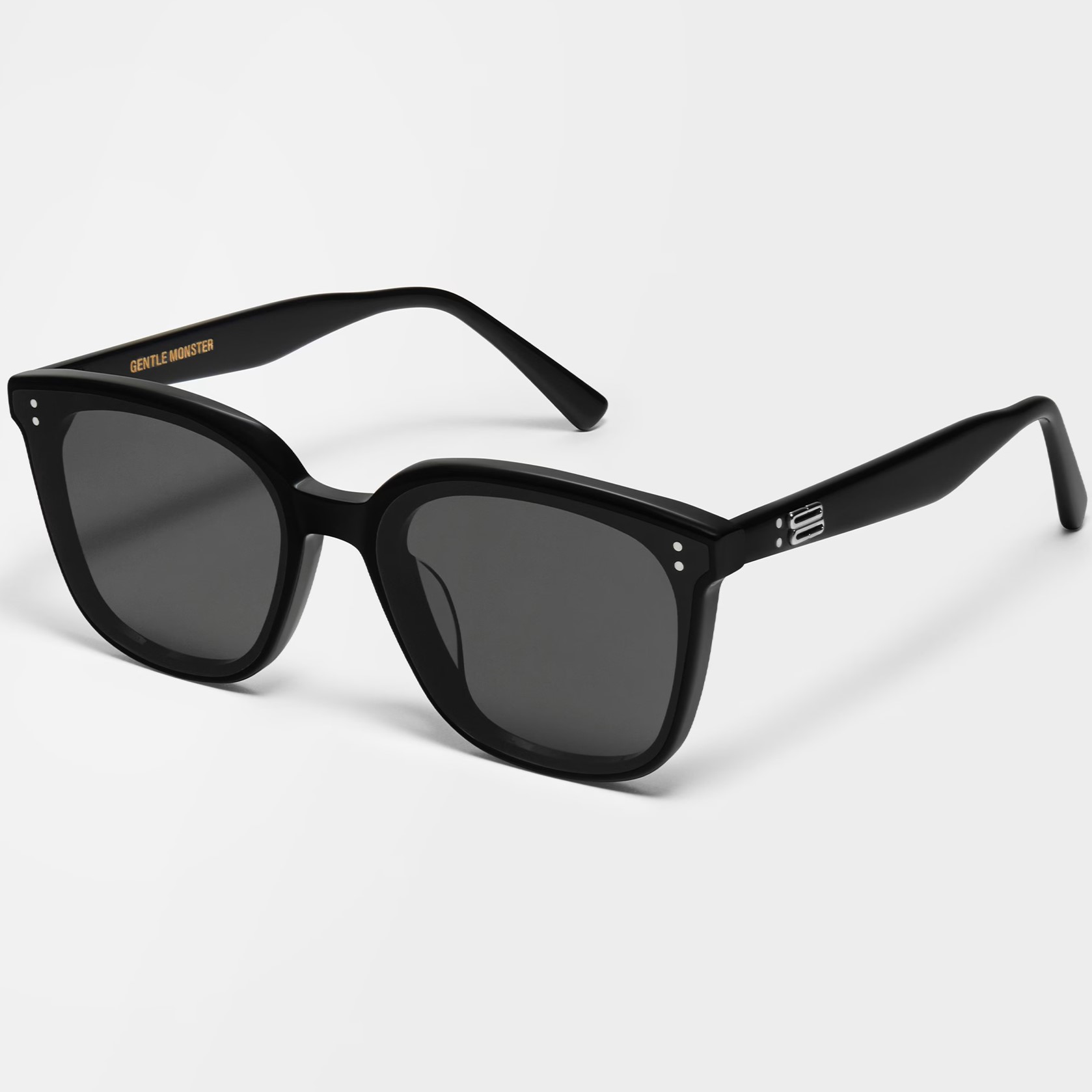 Mắt kính Gentle Monster Queen 01 Gray Lenses Black Acetate Frame 2
