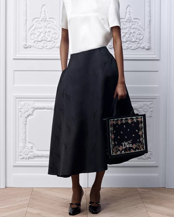 Túi Dior Dioramour Medium Dior Book Tote with Strap Black Multicolor Revolution Flowers Embroidery 7