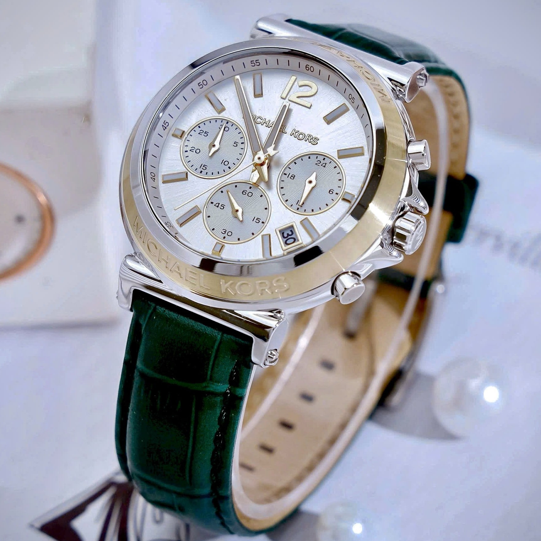 Đồng hồ nữ Michael Kors Oversized Maren Silver-Tone and Crocodile Embossed Leather Watch MK7498 2