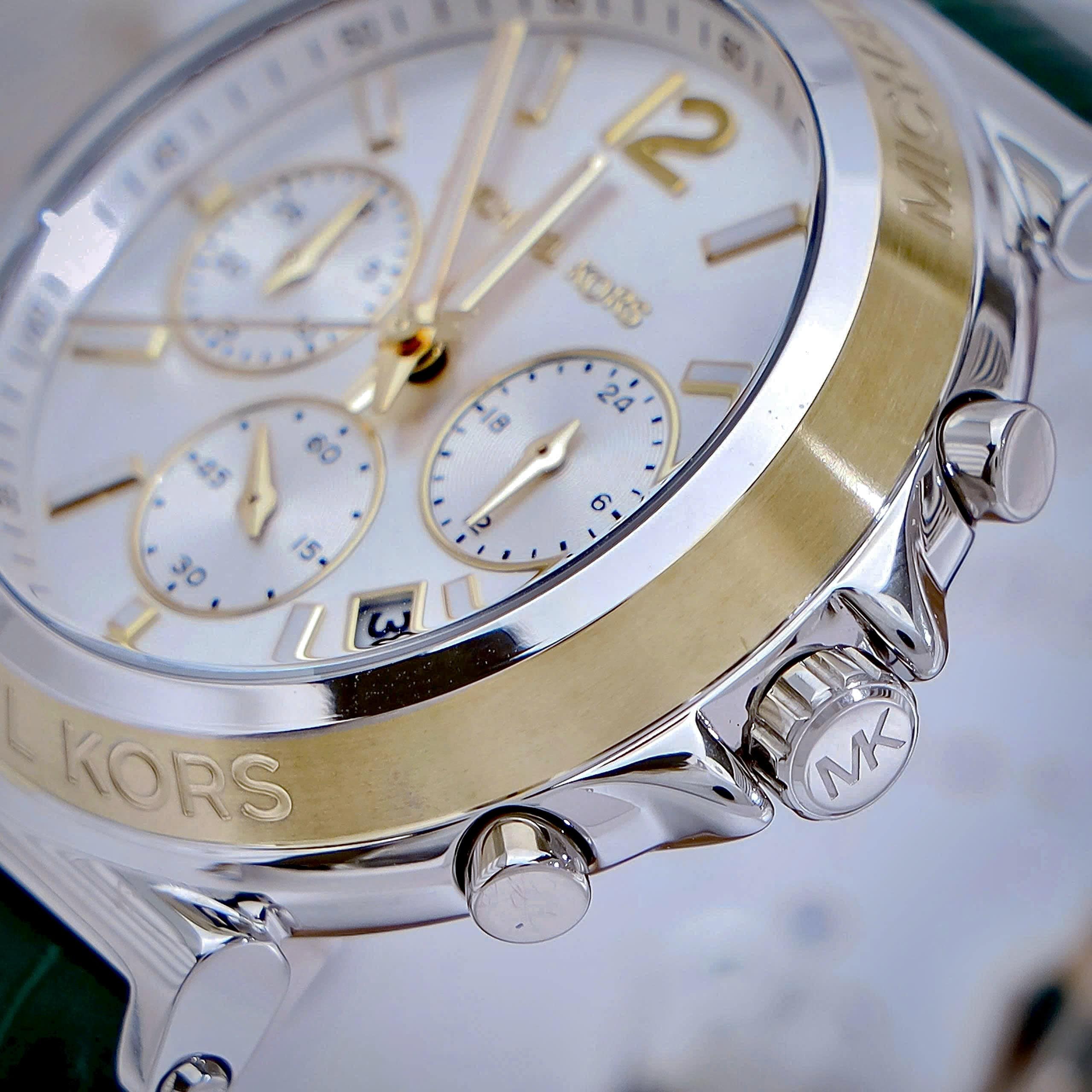 Đồng hồ nữ Michael Kors Oversized Maren Silver-Tone and Crocodile Embossed Leather Watch MK7498 3