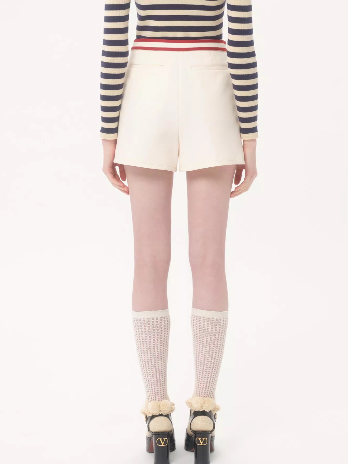 Quần ngắn Valentino Crepe Couture Shorts with V Gold 1