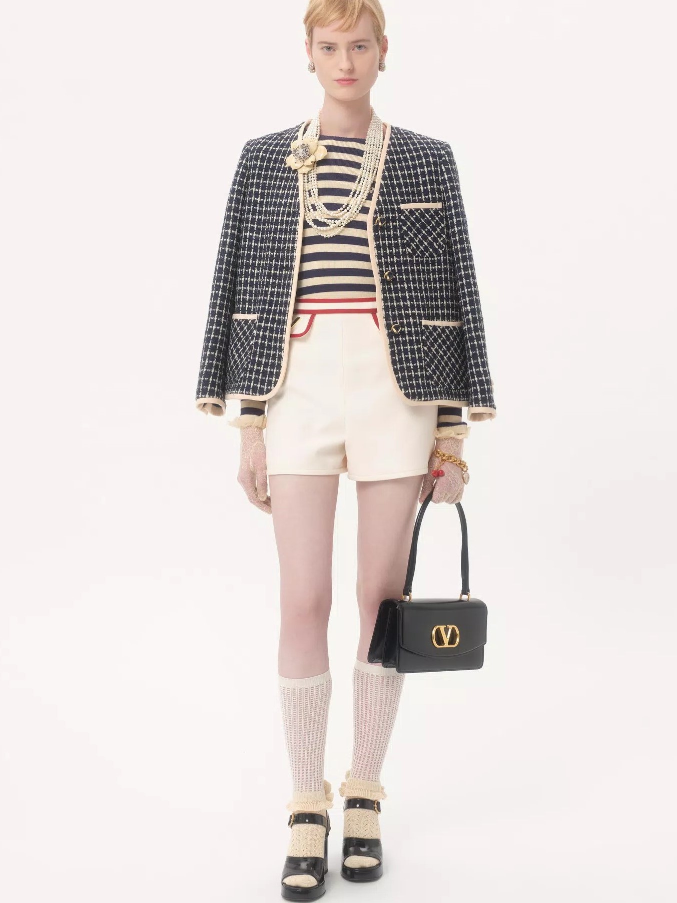 Quần ngắn Valentino Crepe Couture Shorts with V Gold 5