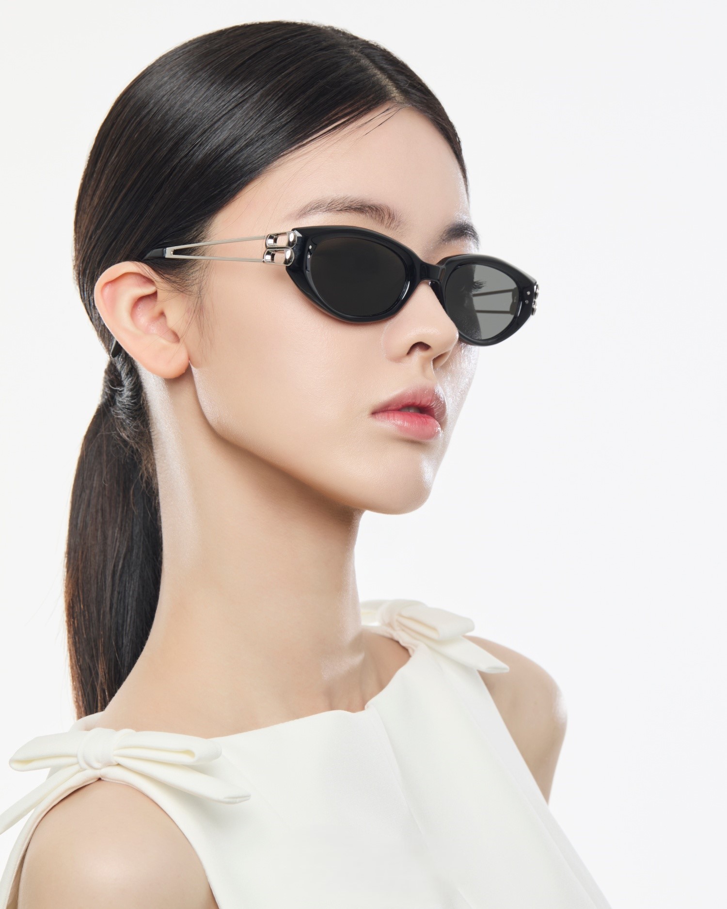Kính Gentle Monster Kunst 01 Sophisticated Cat-eye Sunglasses in Black 7