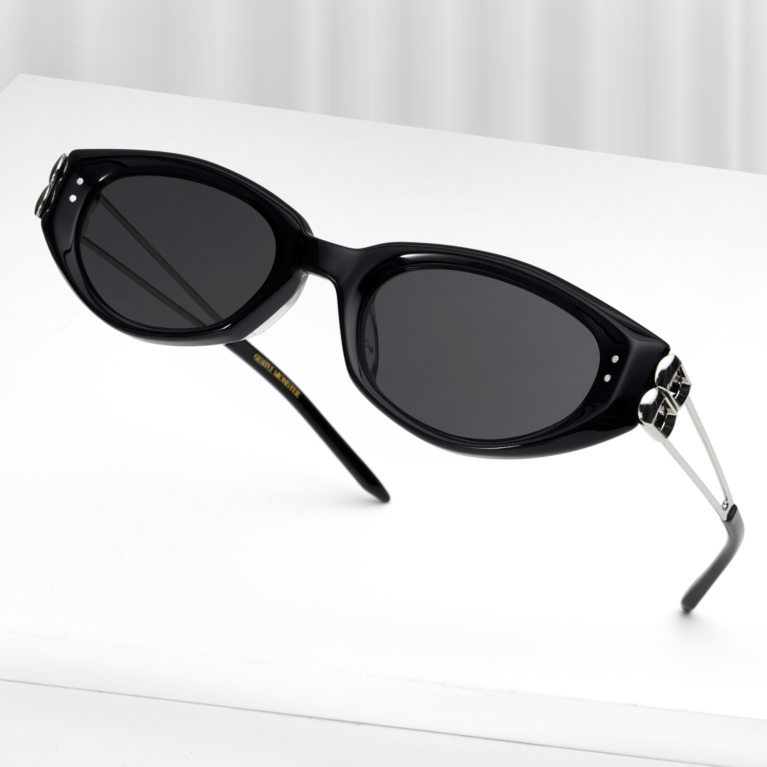 Kính Gentle Monster Kunst 01 Sophisticated Cat-eye Sunglasses in Black 14