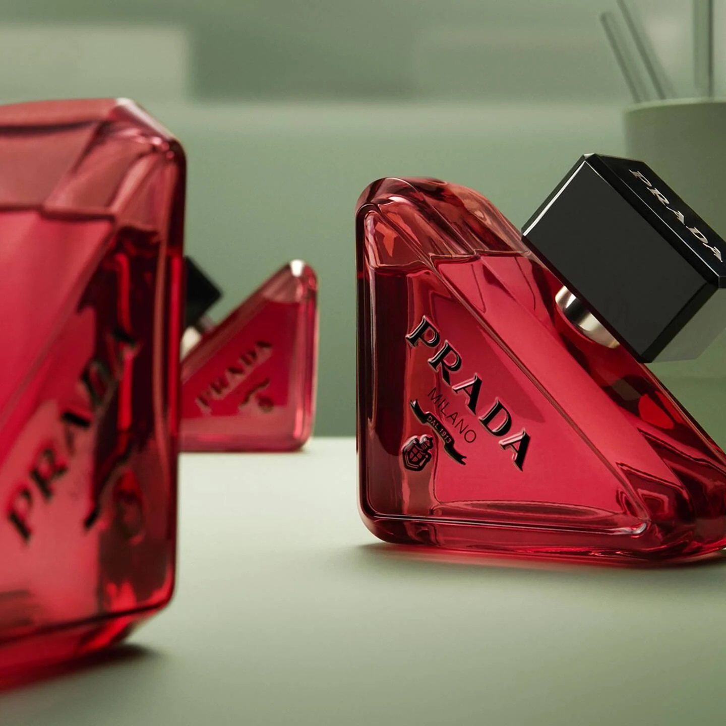 Nước hoa Prada Paradoxe Radical Essence Parfum 6