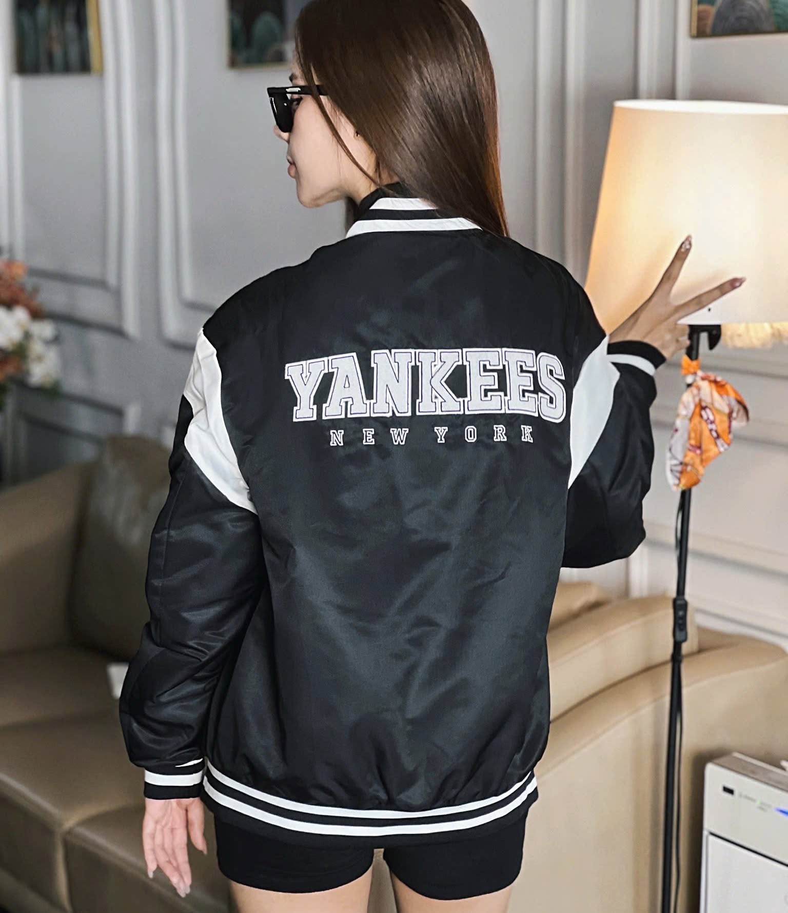 Áo Khoác Bomber New Era Yankees Varsity Jacket Black 4
