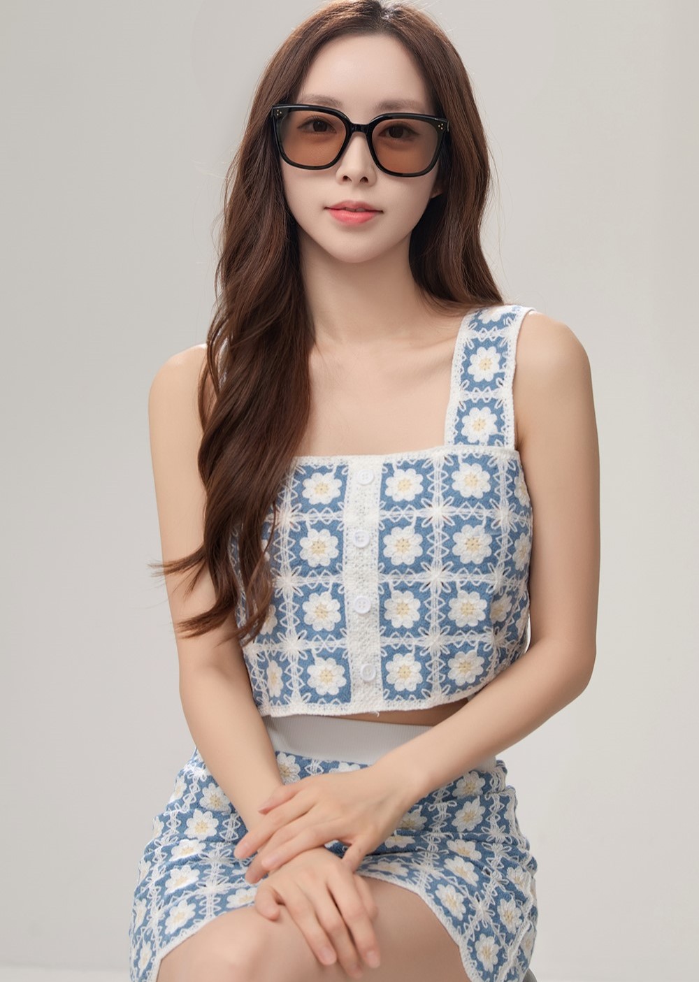 Mắt Kính Gentle Monster Loloe 01(BR) Brown Lenses Black Acetate Frame 11