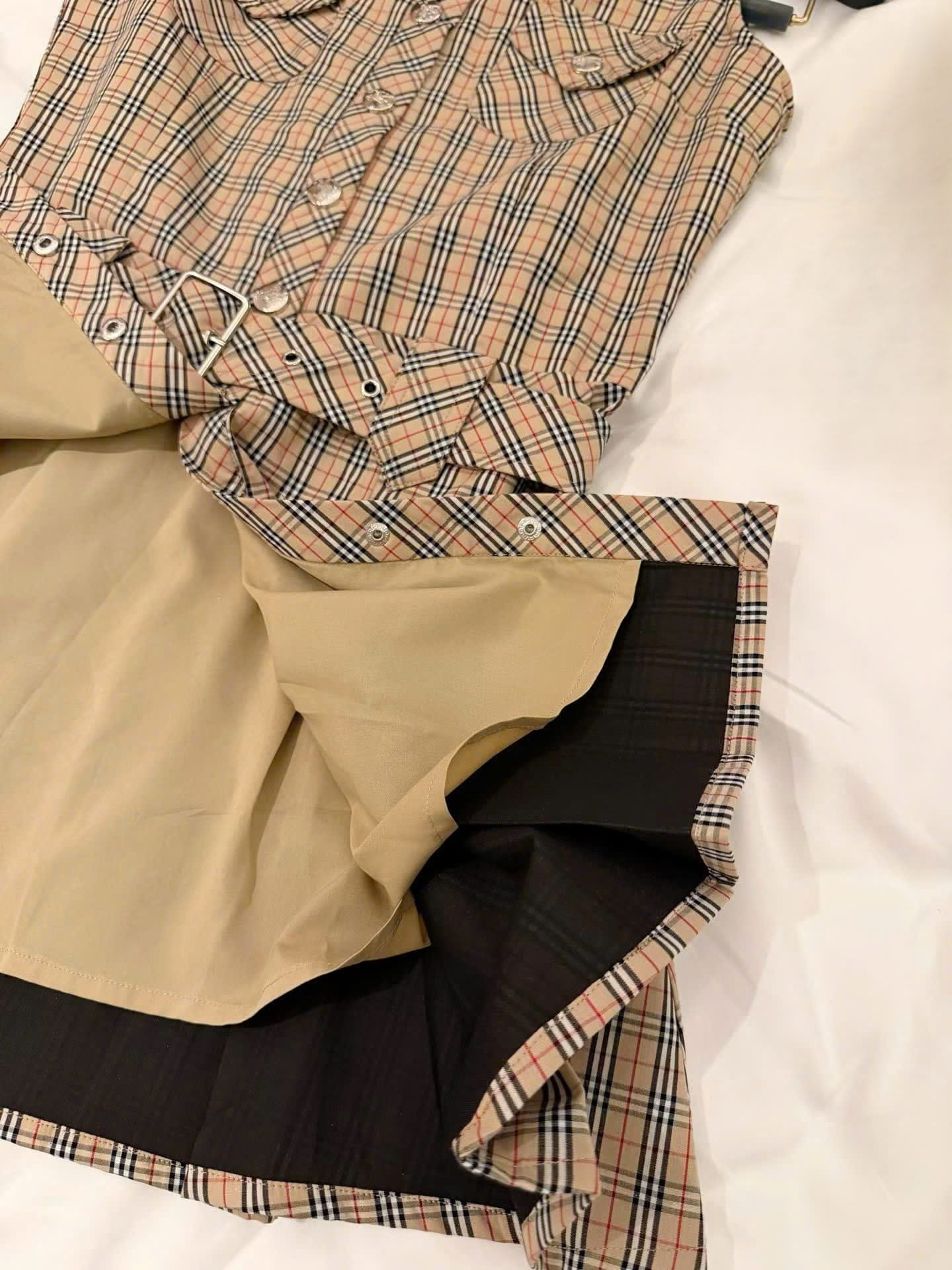 Áo đầm nữ Burberry sát nách dáng váy xòe 5