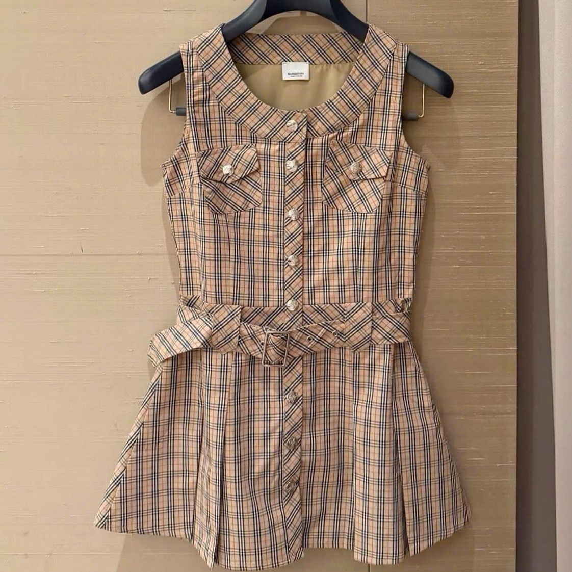 Áo đầm nữ Burberry sát nách dáng váy xòe 6
