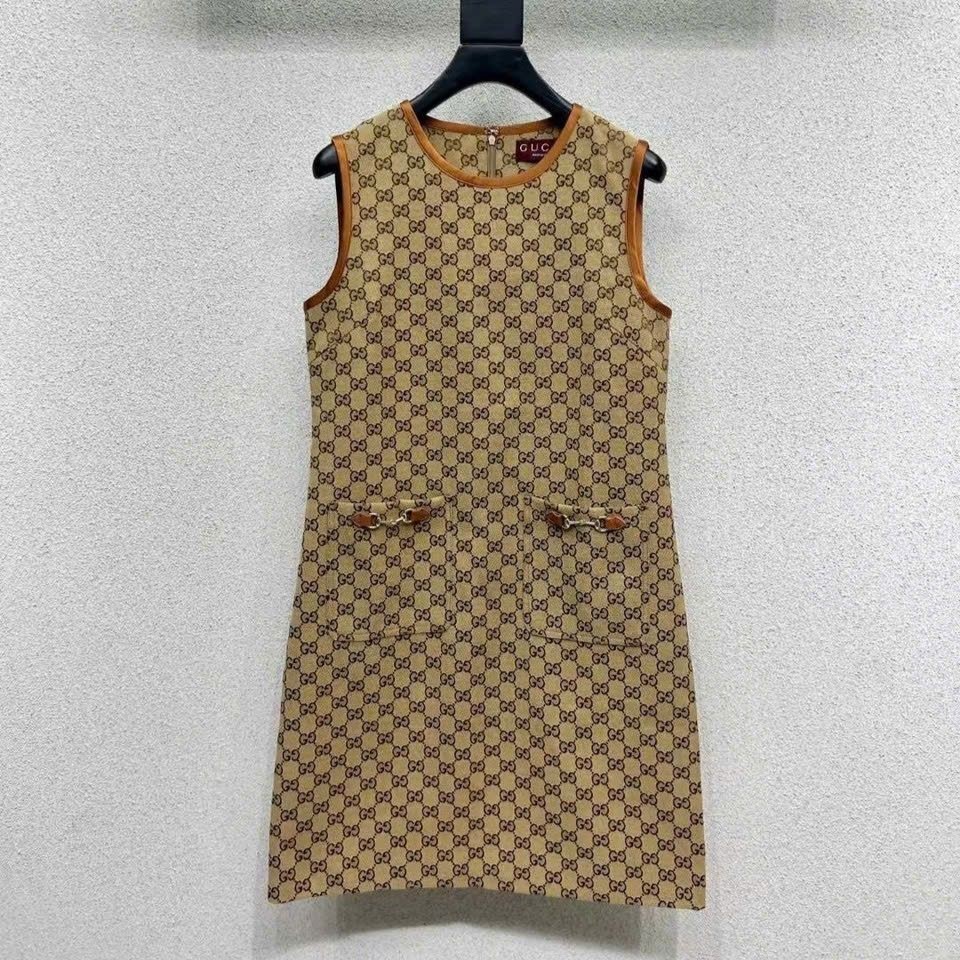 Đầm dài Gucci sát nách nâu 1