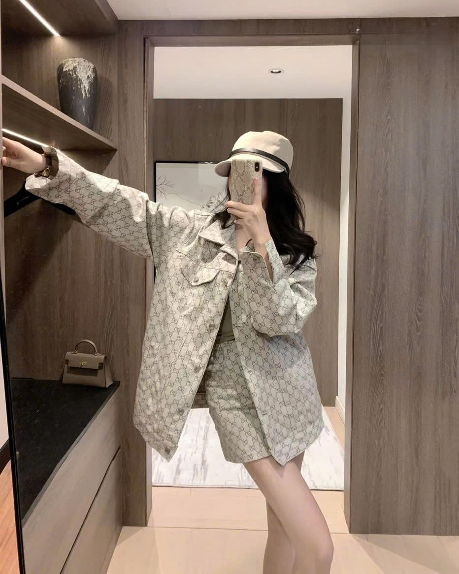 Set jean áo váy ngắn xám Gucci 5