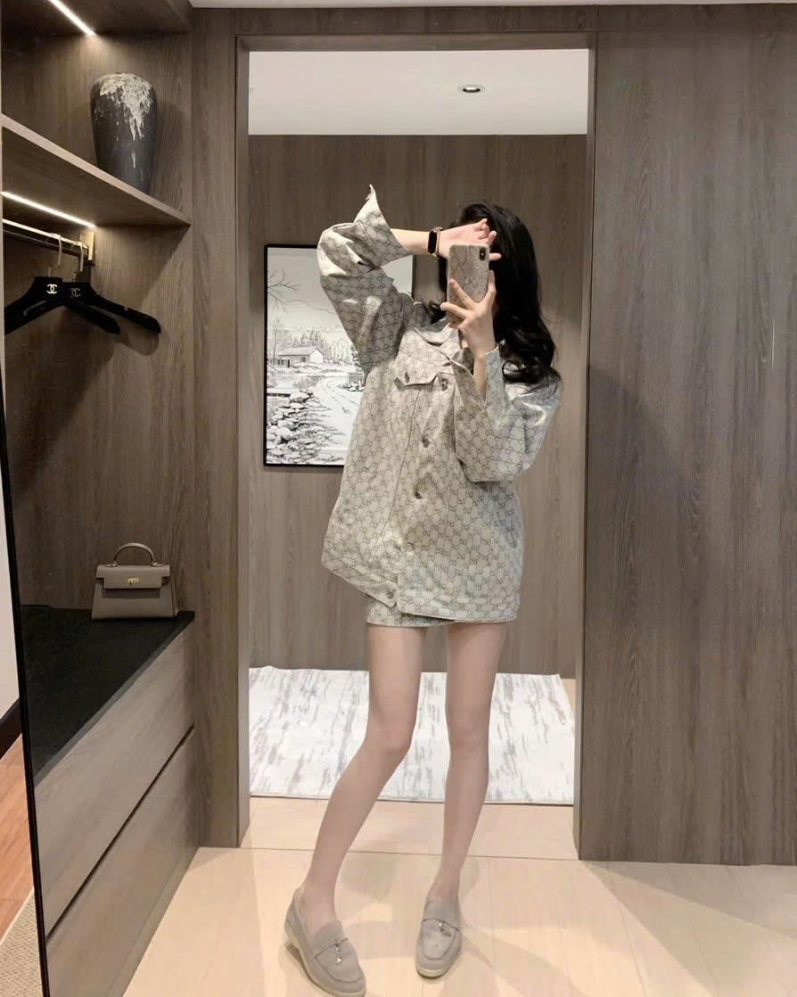 Set jean áo váy ngắn xám Gucci 8